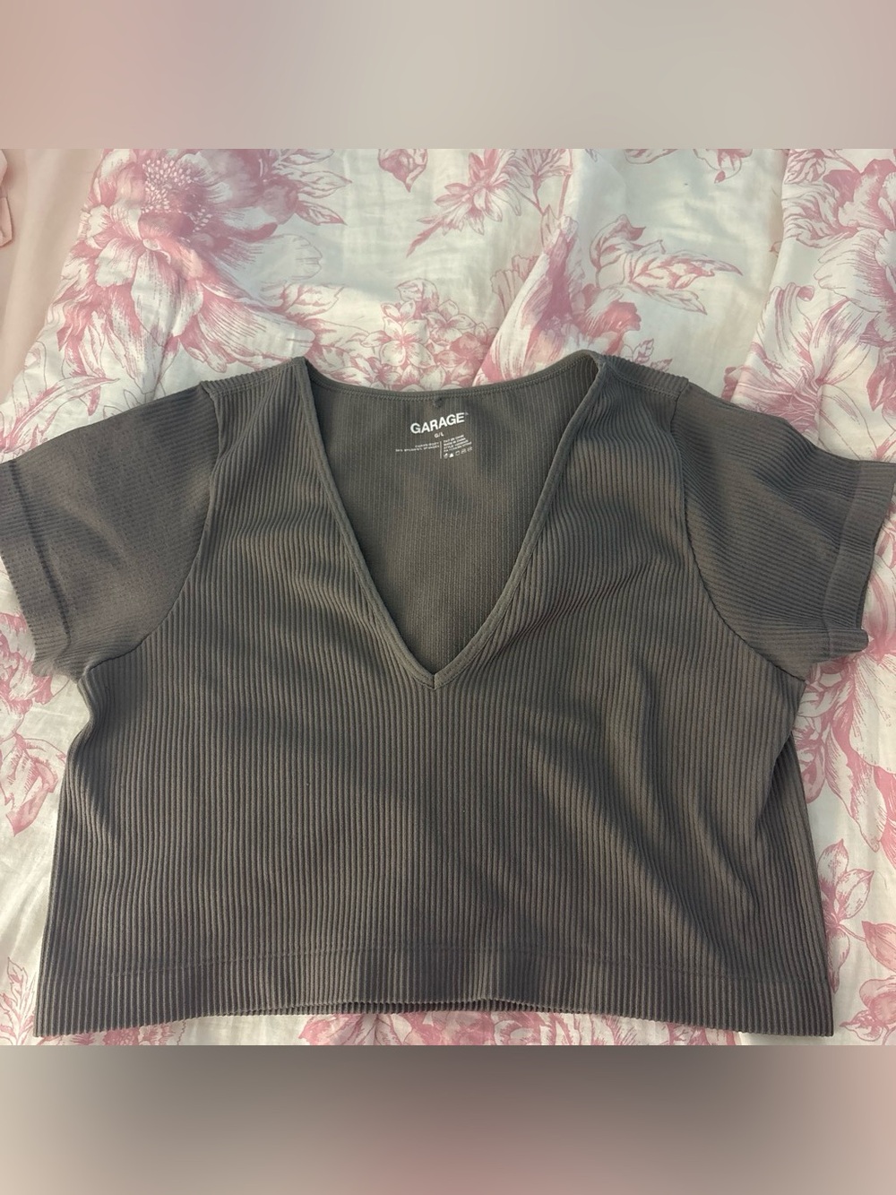Garage Women's Ribbed V-Neck Cropped Top
